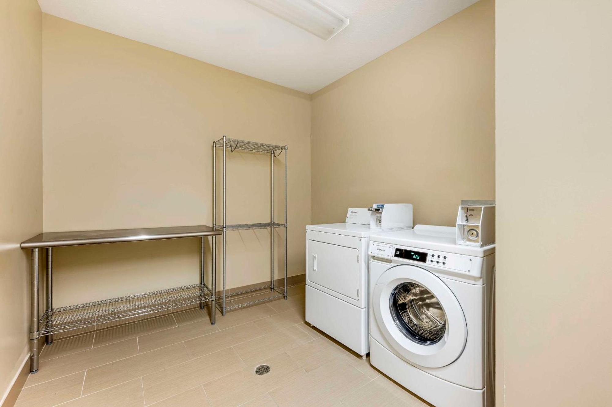 Comfort Suites East Lincoln - Mall Area Esterno foto