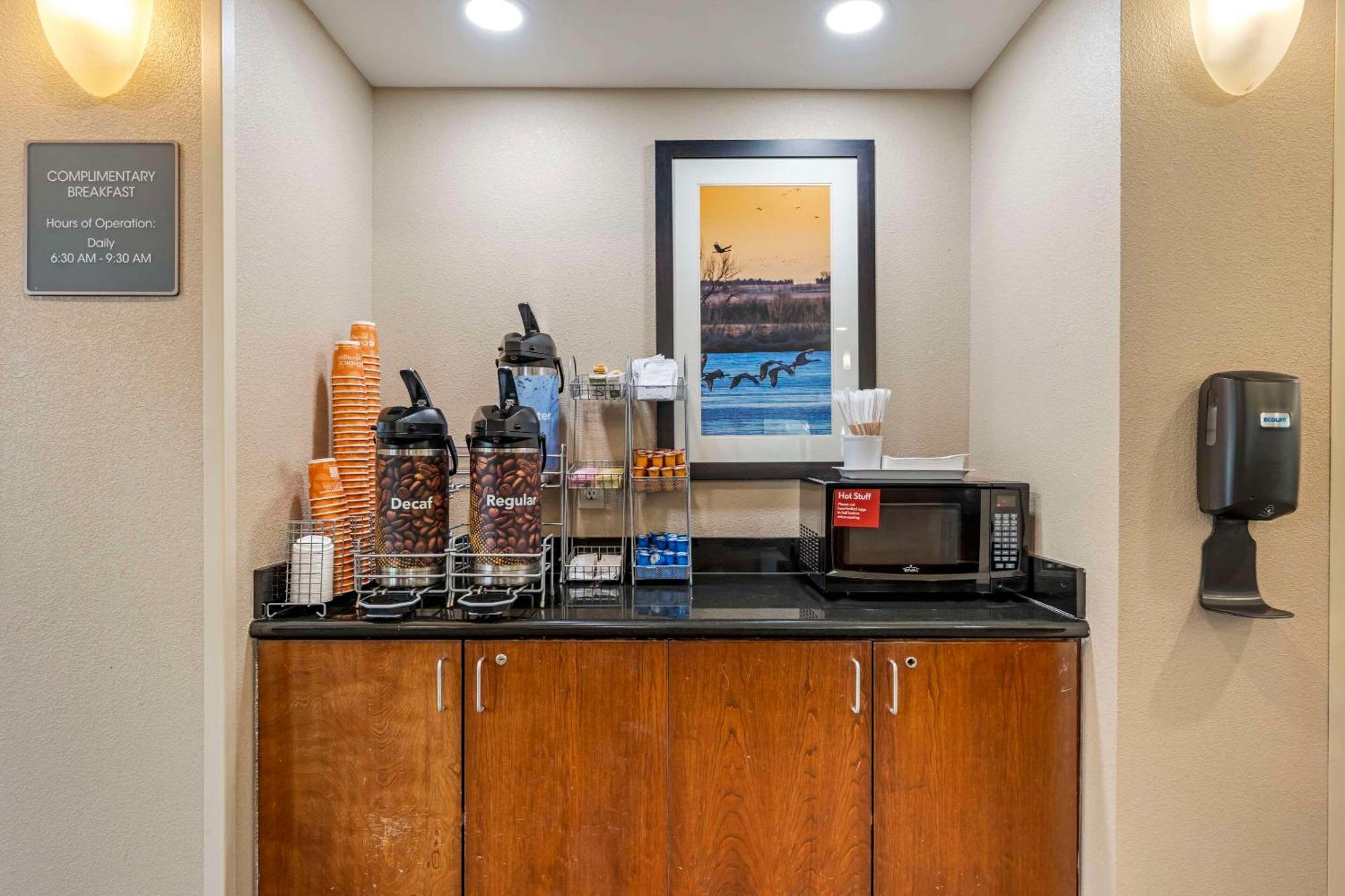 Comfort Suites East Lincoln - Mall Area Esterno foto
