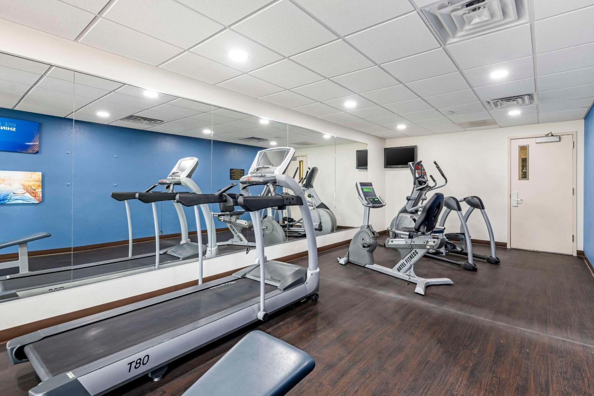 Comfort Suites East Lincoln - Mall Area Esterno foto