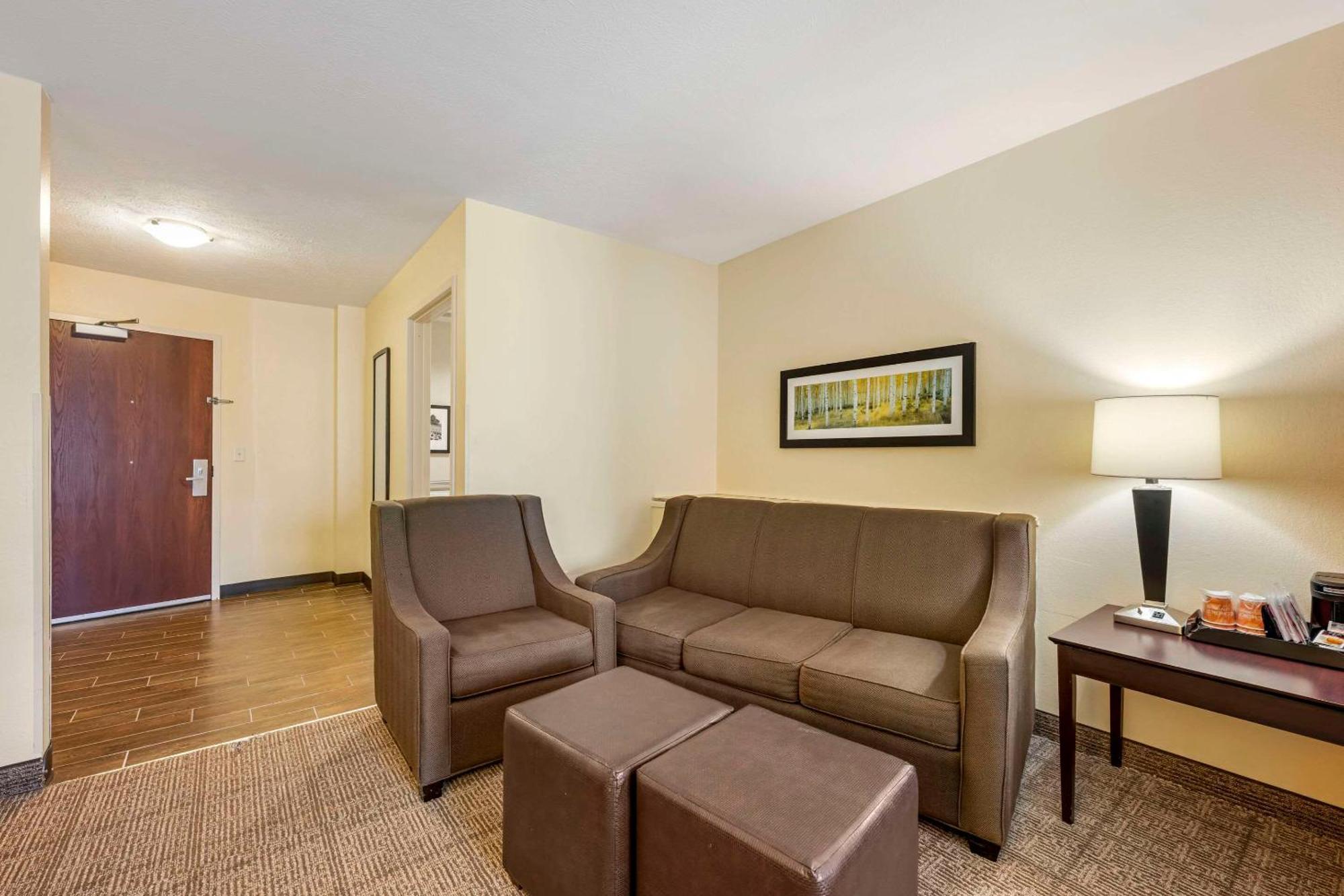 Comfort Suites East Lincoln - Mall Area Esterno foto