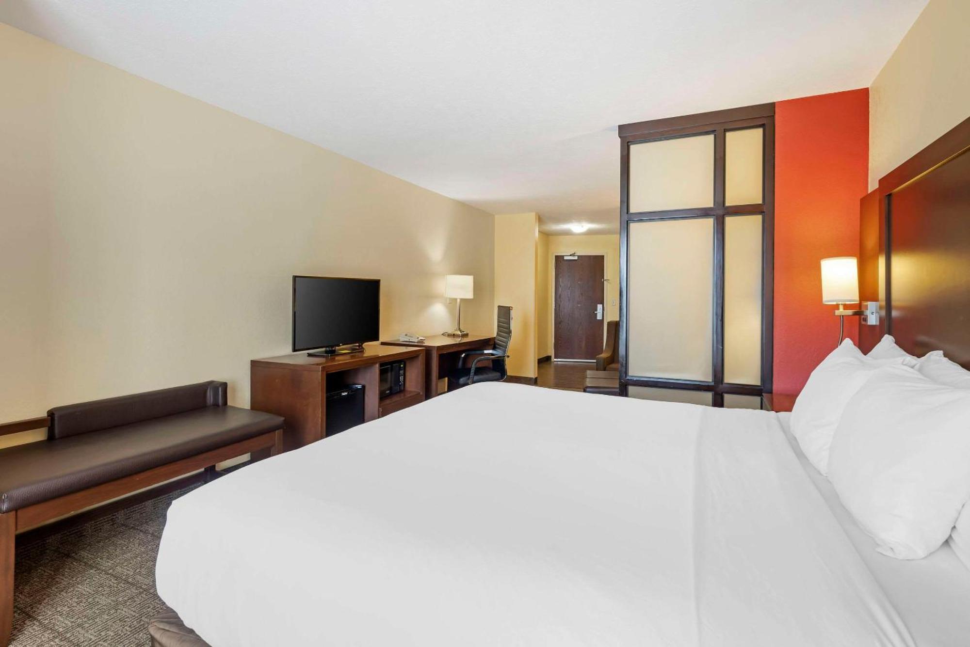 Comfort Suites East Lincoln - Mall Area Esterno foto