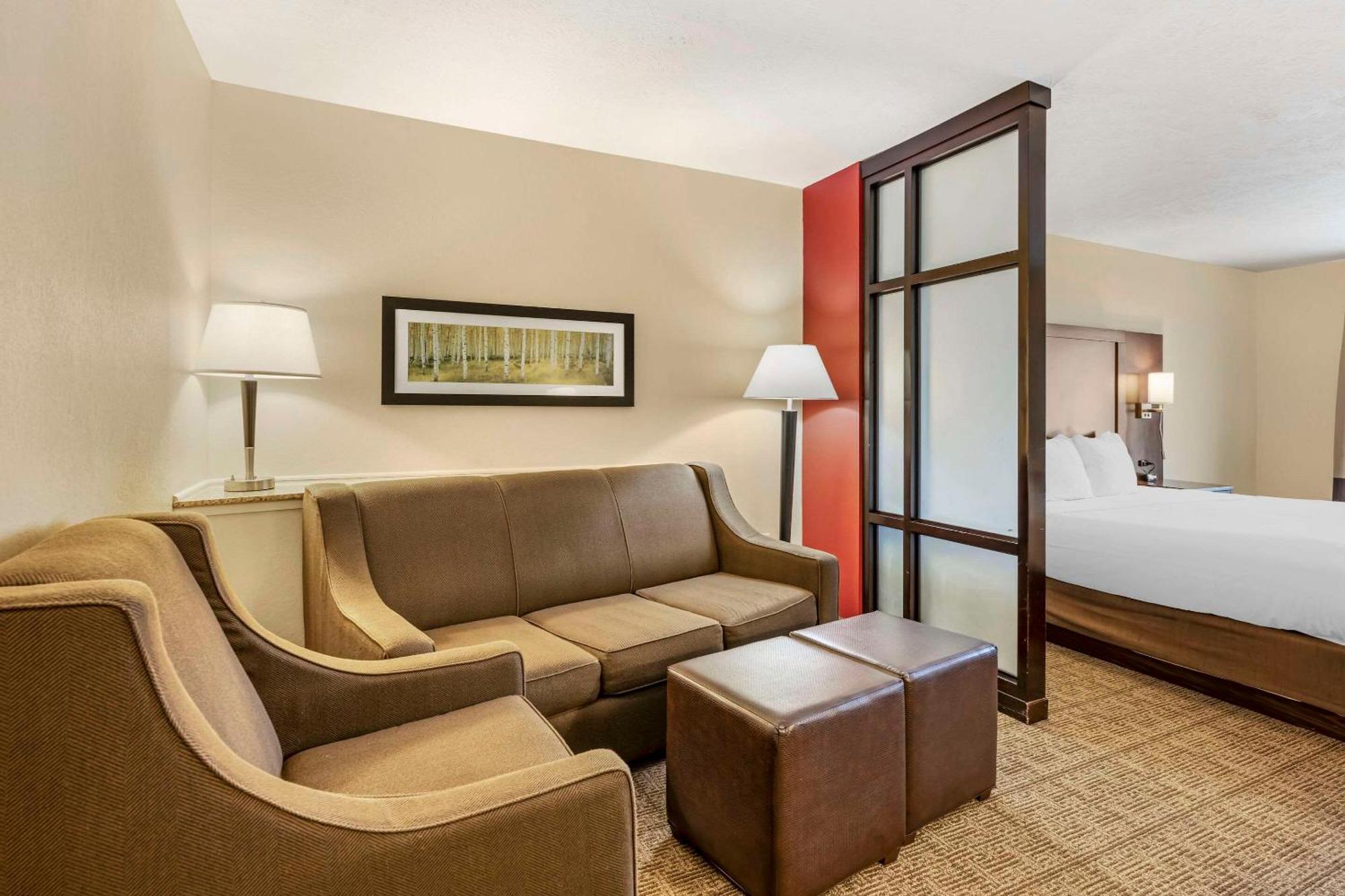 Comfort Suites East Lincoln - Mall Area Esterno foto