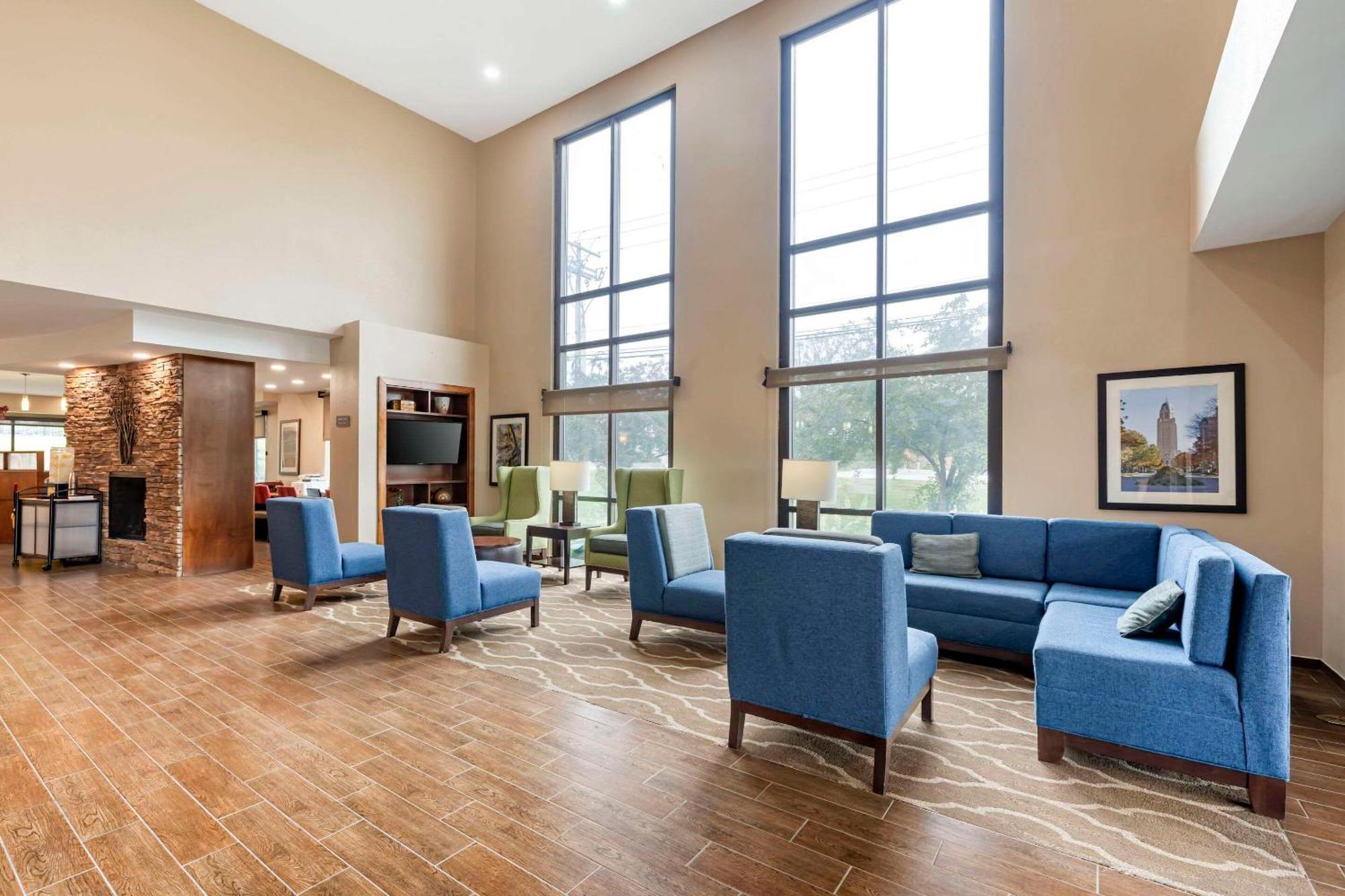 Comfort Suites East Lincoln - Mall Area Esterno foto