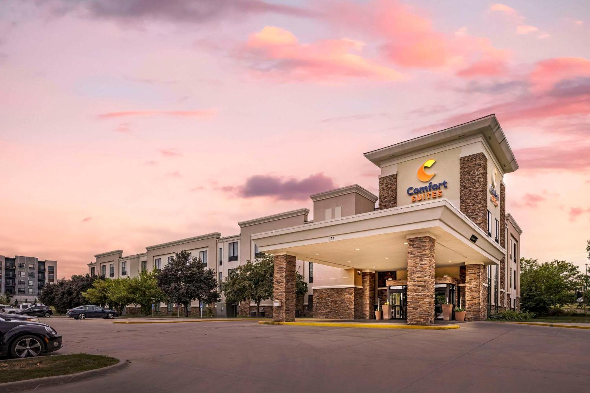 Comfort Suites East Lincoln - Mall Area Esterno foto
