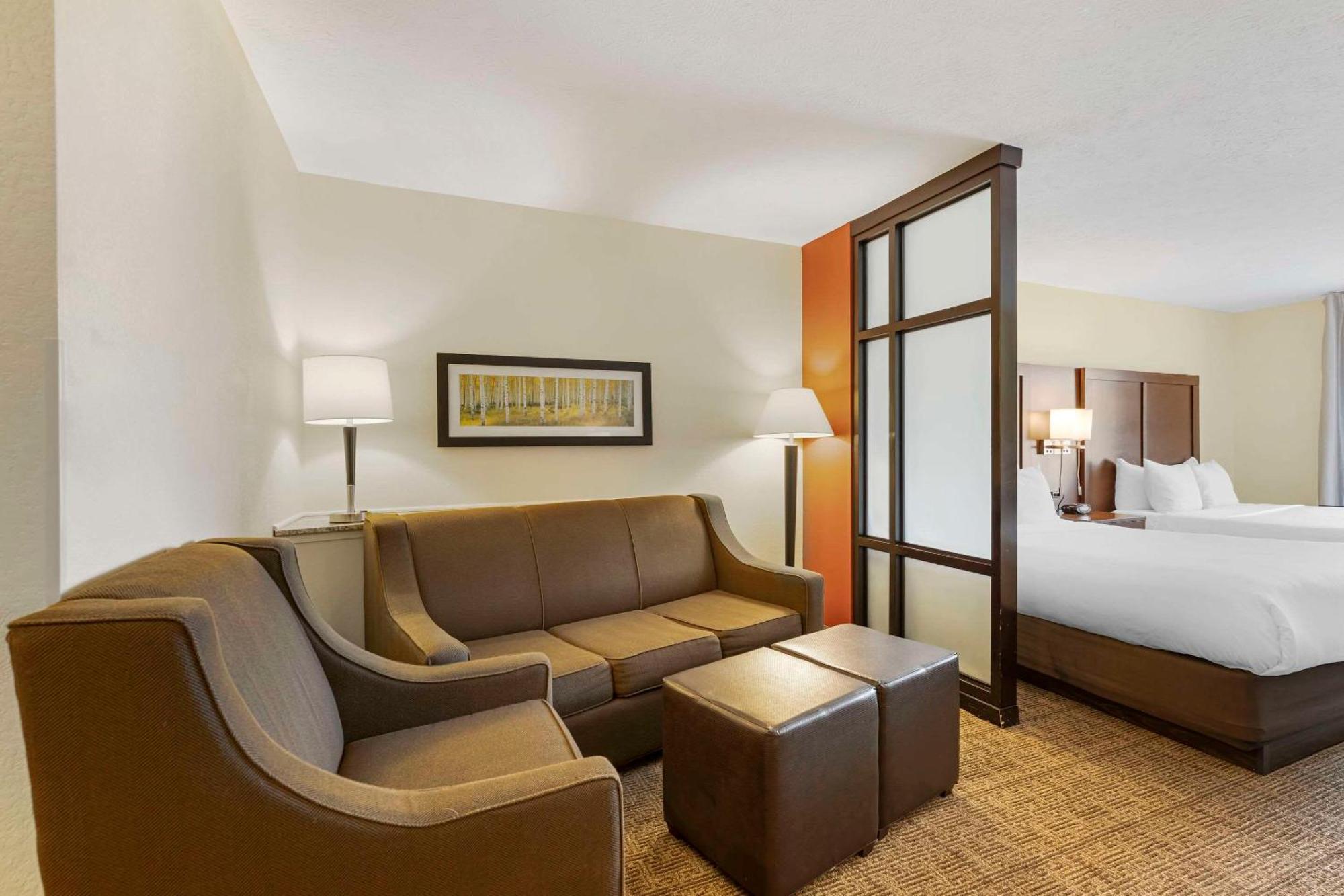 Comfort Suites East Lincoln - Mall Area Esterno foto