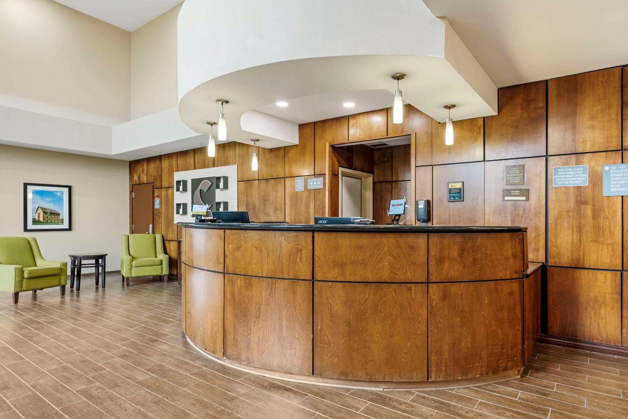 Comfort Suites East Lincoln - Mall Area Esterno foto